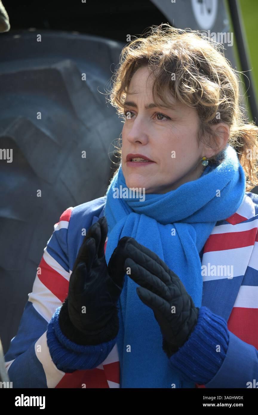 Londres, Royaume-Uni. 4 mars 2025. Soeaker Victoria Atkins est secrétaire d'État fantôme pour l'environnement, l'alimentation et les Affaires rurales assiste à un rassemblement de fermiers à Londres pour un Pancake Day Rally pour s'opposer à l'impôt sur les successions du gouvernement à Londres, au Royaume-Uni. (Photo de 李世惠/Voir Li/Picture Capital) crédit : Voir Li/Picture Capital/Alamy Live News Banque D'Images