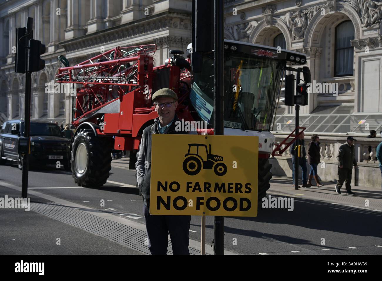 Londres, Royaume-Uni. 4 mars 2025. Les agriculteurs se rassemblent à Londres pour un rassemblement du jour des crêpes pour s'opposer à l'impôt sur les successions du gouvernement à Londres, au Royaume-Uni. (Photo de 李世惠/Voir Li/Picture Capital) crédit : Voir Li/Picture Capital/Alamy Live News Banque D'Images