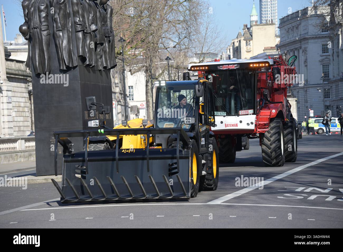 Londres, Royaume-Uni. 4 mars 2025. Les agriculteurs se rassemblent à Londres pour un rassemblement du jour des crêpes pour s'opposer à l'impôt sur les successions du gouvernement à Londres, au Royaume-Uni. (Photo de 李世惠/Voir Li/Picture Capital) crédit : Voir Li/Picture Capital/Alamy Live News Banque D'Images