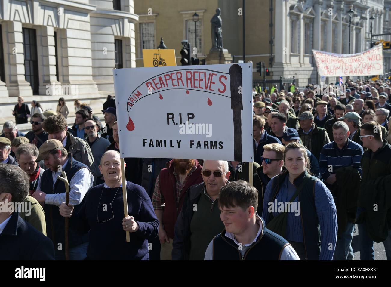 Londres, Royaume-Uni. 4 mars 2025. Les agriculteurs se rassemblent à Londres pour un rassemblement du jour des crêpes pour s'opposer à l'impôt sur les successions du gouvernement à Londres, au Royaume-Uni. (Photo de 李世惠/Voir Li/Picture Capital) crédit : Voir Li/Picture Capital/Alamy Live News Banque D'Images
