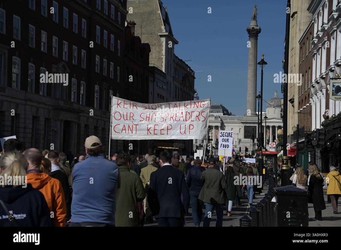 Londres, Royaume-Uni. 4 mars 2025. Les agriculteurs se rassemblent à Londres pour un rassemblement du jour des crêpes pour s'opposer à l'impôt sur les successions du gouvernement à Londres, au Royaume-Uni. (Photo de 李世惠/Voir Li/Picture Capital) crédit : Voir Li/Picture Capital/Alamy Live News Banque D'Images
