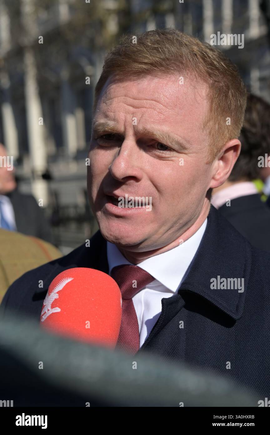 Londres, Royaume-Uni. 4 mars 2025. Les agriculteurs se rassemblent à Londres pour un rassemblement du jour des crêpes pour s'opposer à l'impôt sur les successions du gouvernement à Londres, au Royaume-Uni. (Photo de 李世惠/Voir Li/Picture Capital) crédit : Voir Li/Picture Capital/Alamy Live News Banque D'Images