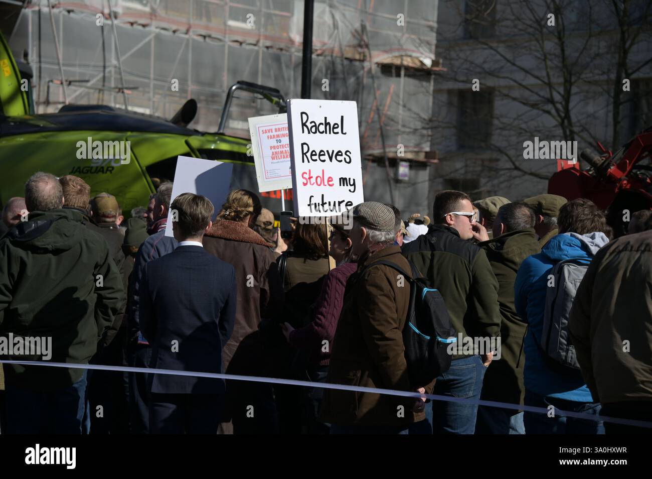 Londres, Royaume-Uni. 4 mars 2025. Les agriculteurs se rassemblent à Londres pour un rassemblement du jour des crêpes pour s'opposer à l'impôt sur les successions du gouvernement à Londres, au Royaume-Uni. (Photo de 李世惠/Voir Li/Picture Capital) crédit : Voir Li/Picture Capital/Alamy Live News Banque D'Images