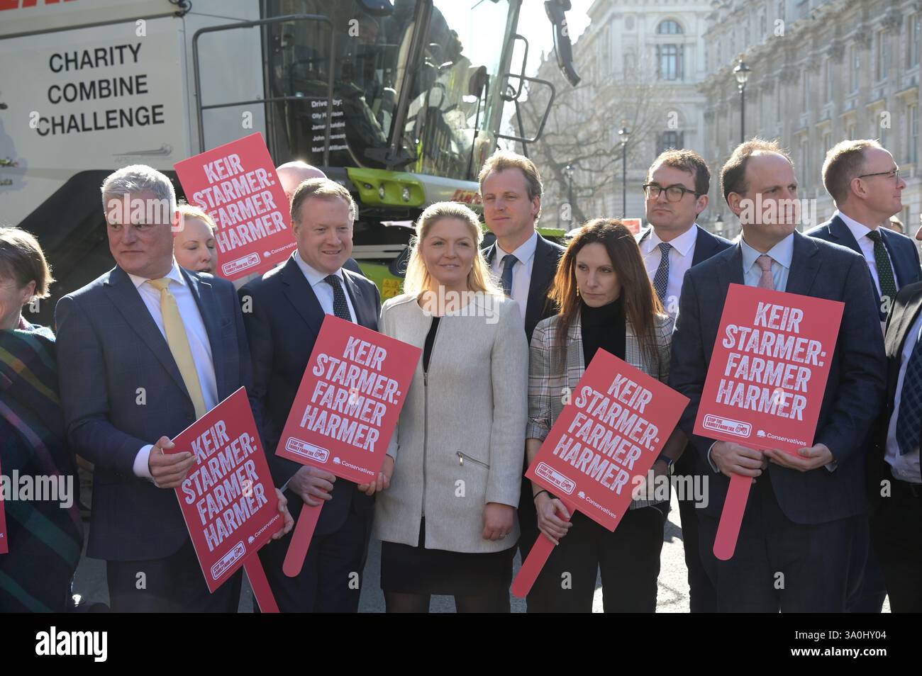 Londres, Royaume-Uni. 4 mars 2025. Les agriculteurs se rassemblent à Londres pour un rassemblement du jour des crêpes pour s'opposer à l'impôt sur les successions du gouvernement à Londres, au Royaume-Uni. (Photo de 李世惠/Voir Li/Picture Capital) crédit : Voir Li/Picture Capital/Alamy Live News Banque D'Images