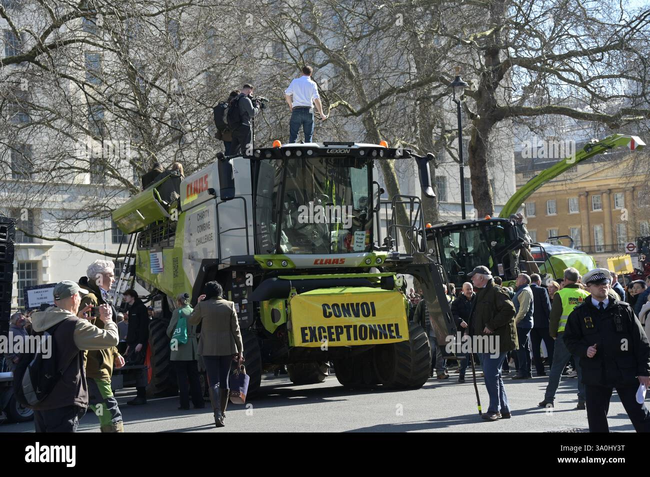 Londres, Royaume-Uni. 4 mars 2025. Les agriculteurs se rassemblent à Londres pour un rassemblement du jour des crêpes pour s'opposer à l'impôt sur les successions du gouvernement à Londres, au Royaume-Uni. (Photo de 李世惠/Voir Li/Picture Capital) crédit : Voir Li/Picture Capital/Alamy Live News Banque D'Images
