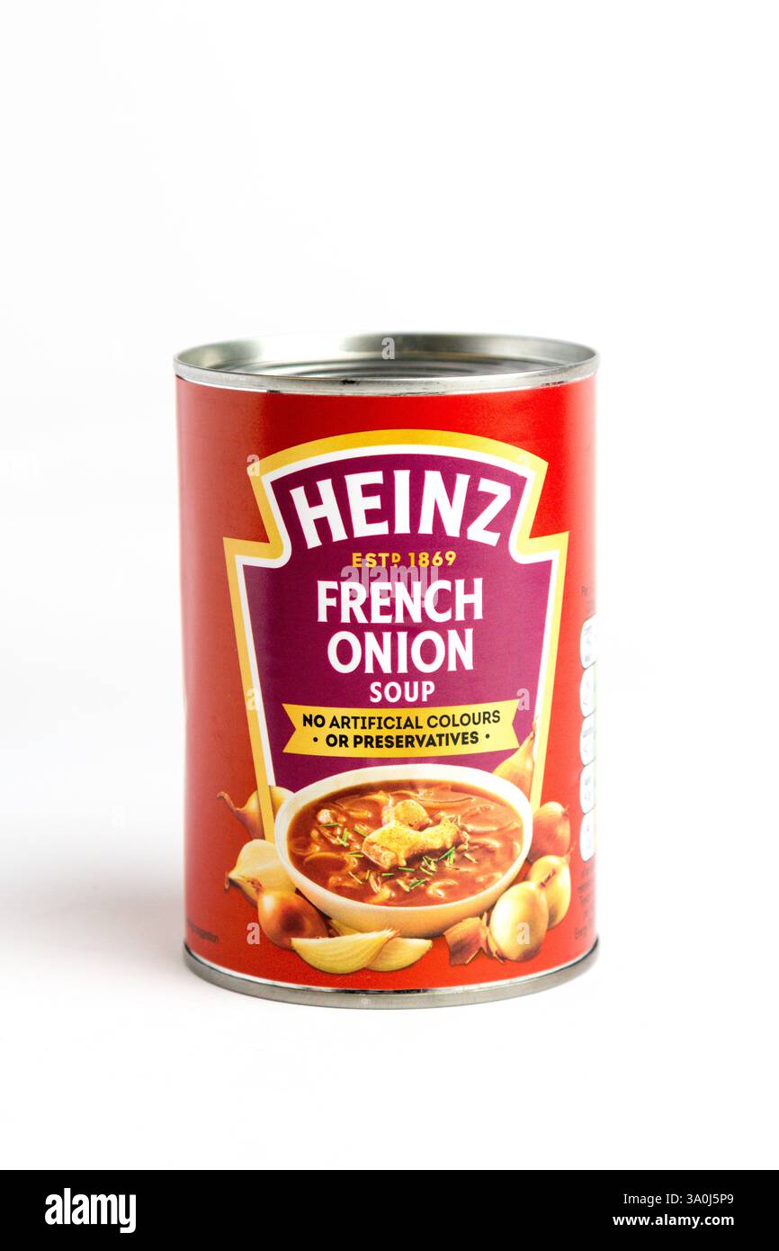 Londres, Royaume-Uni 24 février 2025 :- Tin of Heinz French Onion Soup. Studio tourné sur fond blanc. Banque D'Images