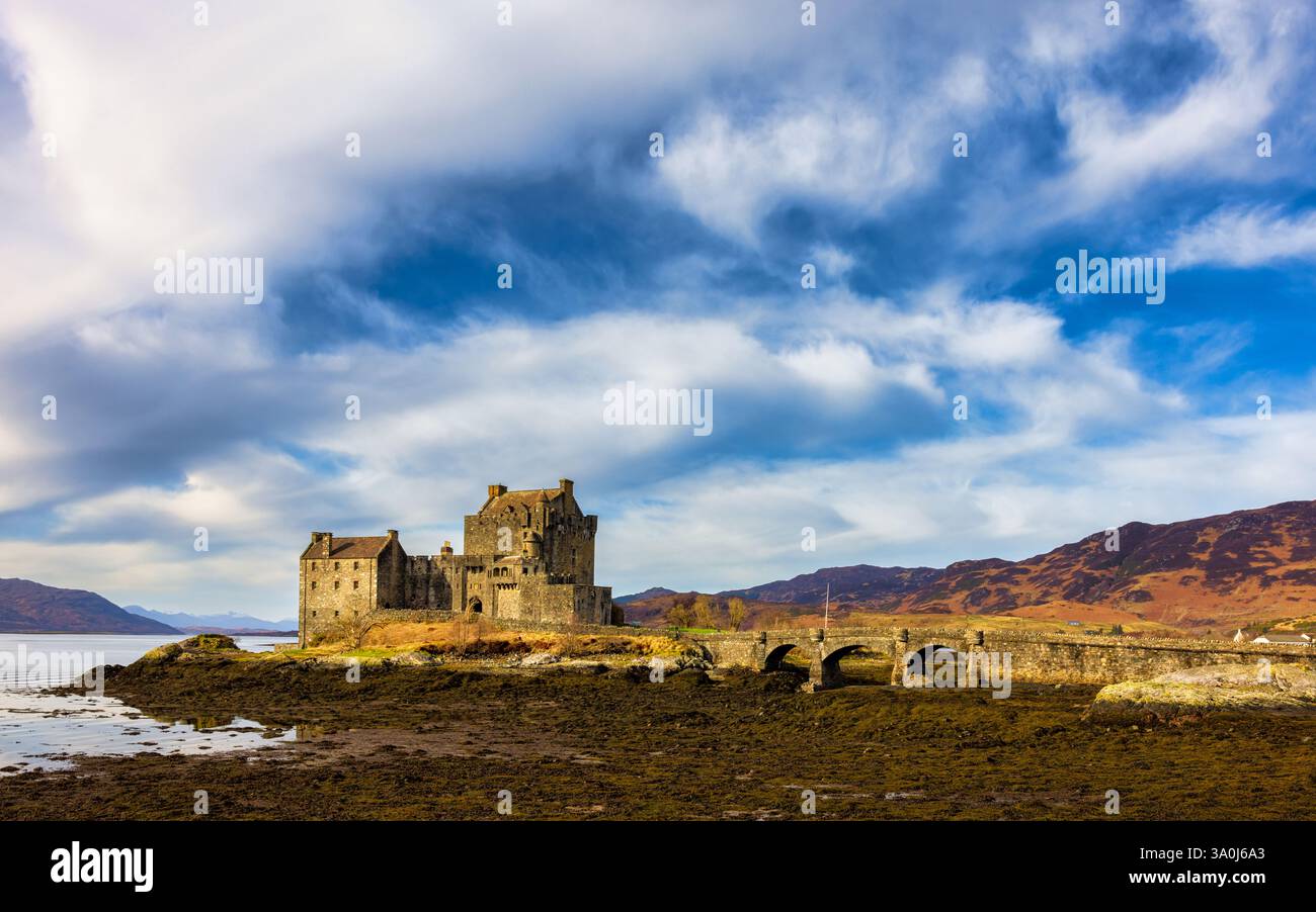 Château d'Eilean Donan sur le Loch Duich à Donie, Écosse, Royaume-Uni Banque D'Images