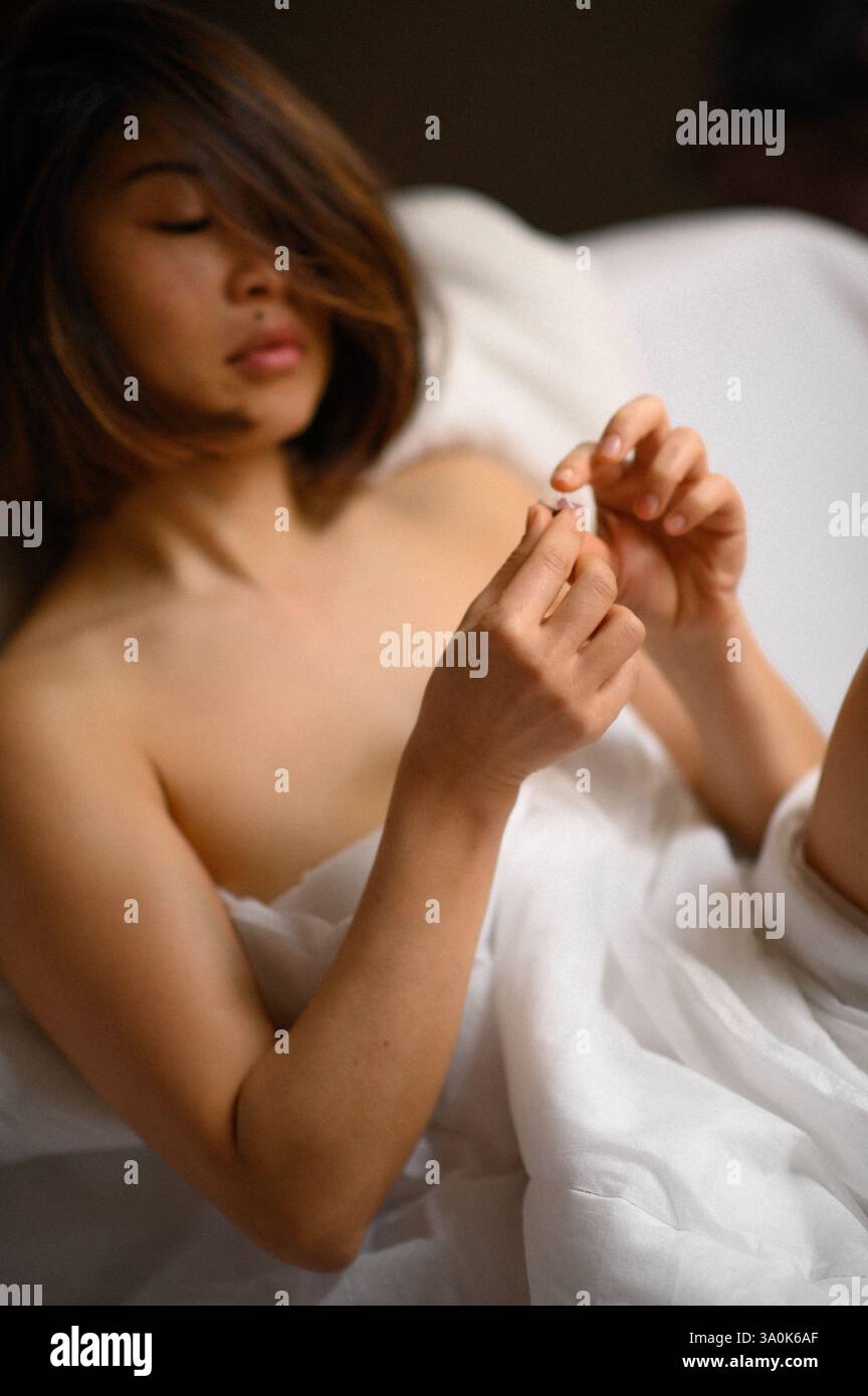 femme dans une couverture Banque D'Images