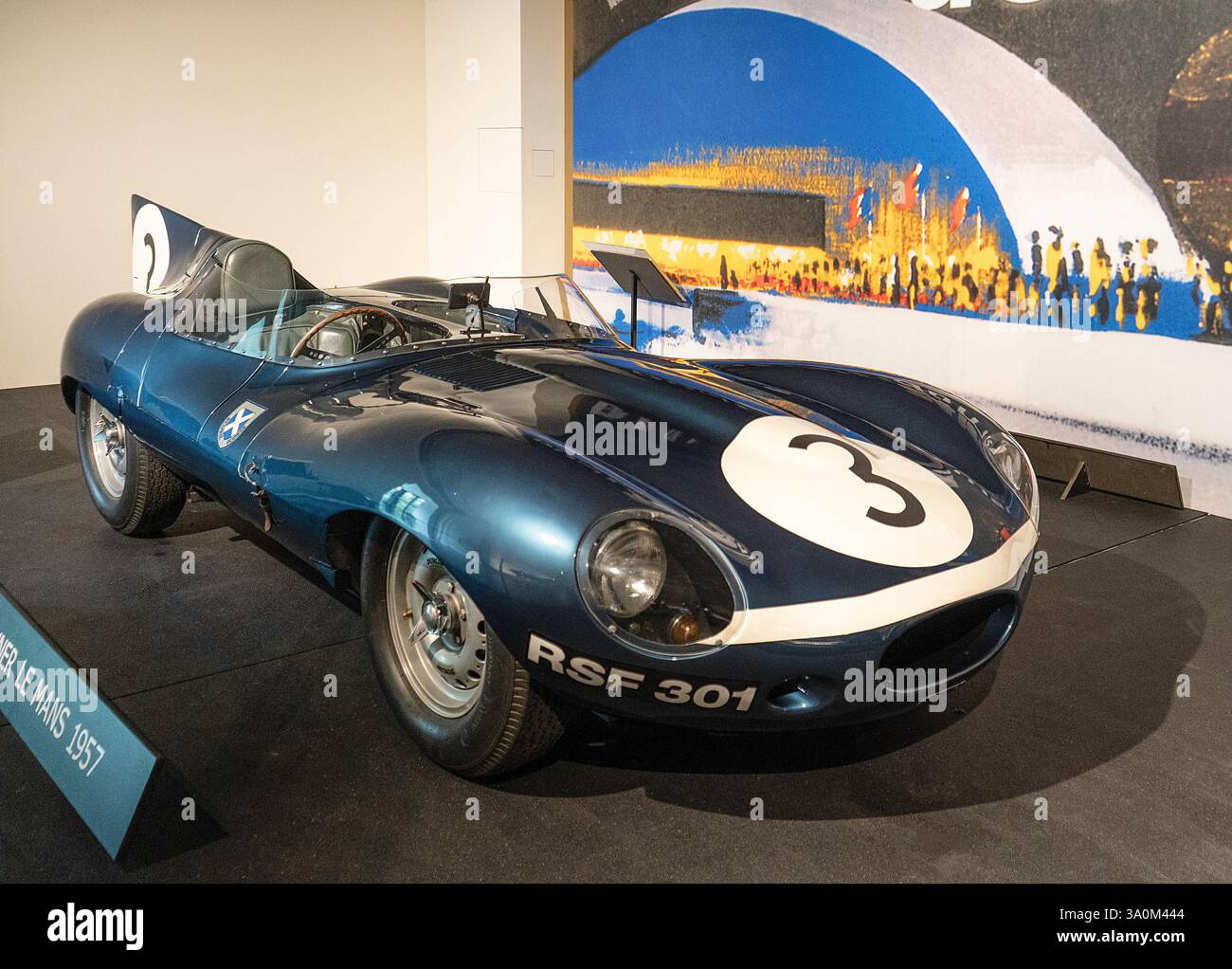 Jaguar d-type XKD 606 1957 vainqueur du Mans 1956 au Louwman Museum, la Haye, pays-Bas Banque D'Images
