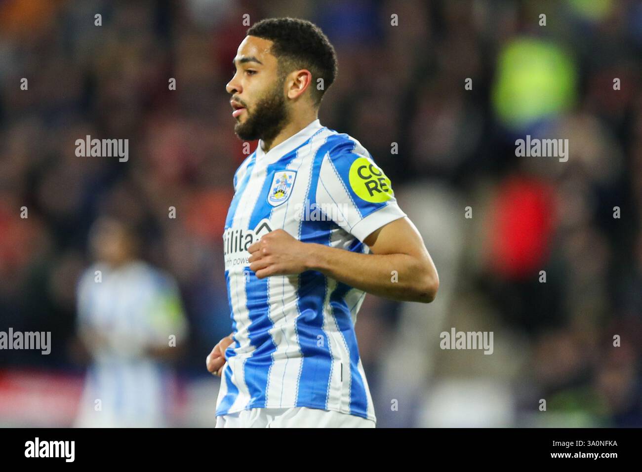 Brodie Spencer de Huddersfield Town lors du match de Sky Bet League 1 Huddersfield Town vs Wrexham au stade John Smith, Huddersfield, Royaume-Uni, le 4 mars 2025 (photo par Jorge Horsted/News images) Banque D'Images