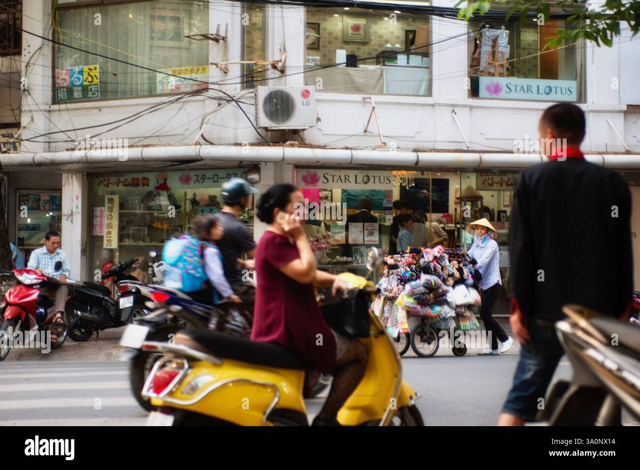 LA PHOTO montre l'extérieur du magasin Star Lotus d'Eiichi Sato à Hanoi le 28 octobre 2017. Banque D'Images