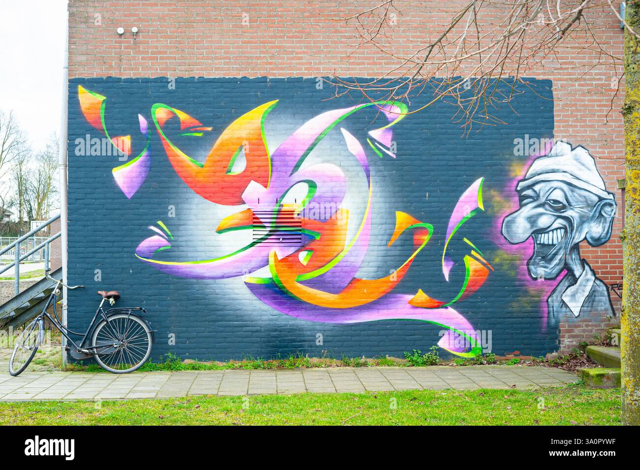 Art mural coloré sur le mur d'un gymnase à Waddinxveen, pays-Bas. Banque D'Images