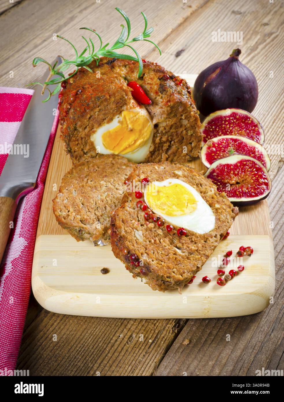 Pain de viande avec œufs et figue Banque D'Images