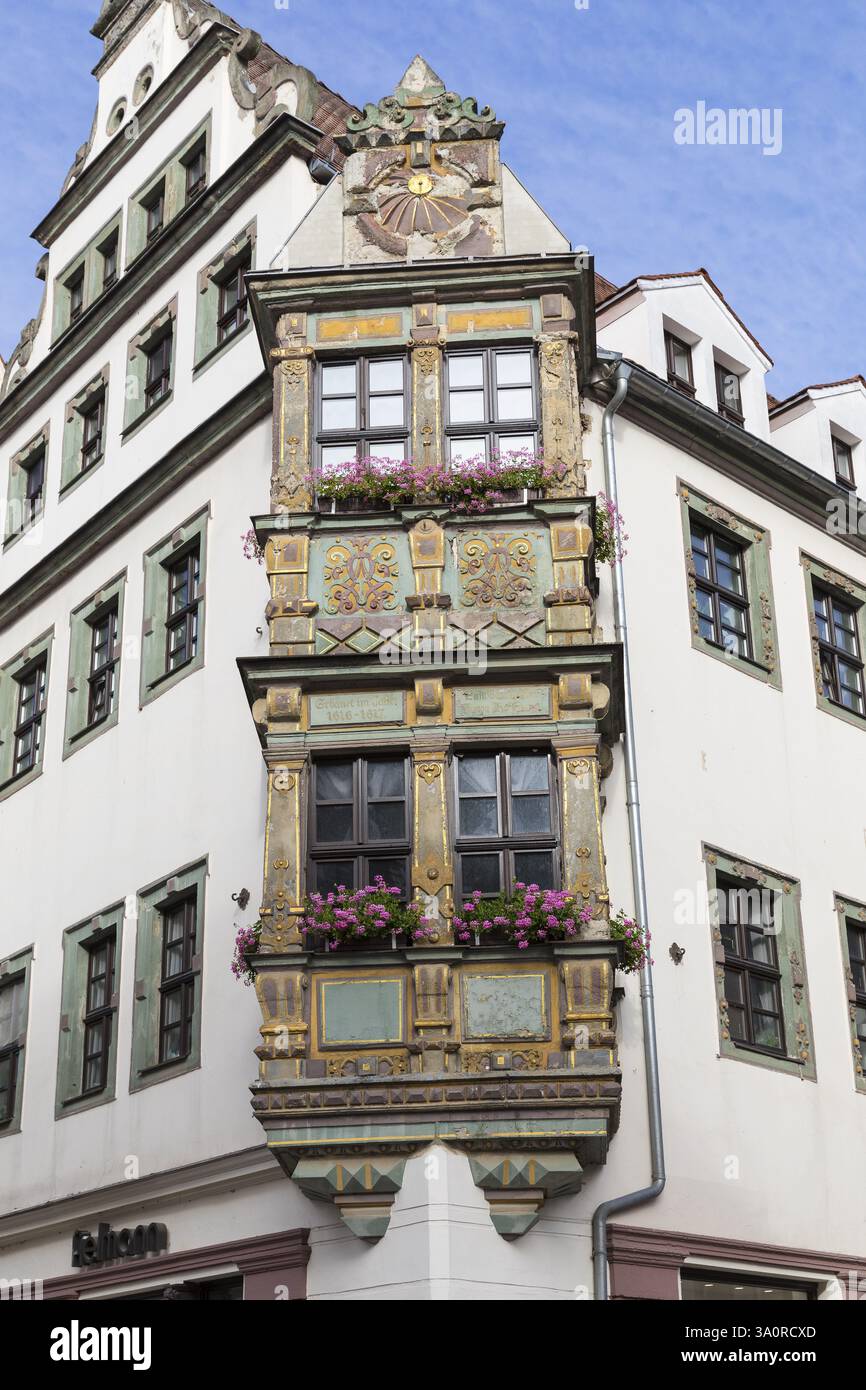 Belle baie vitrée de style Renaissance sur la maison de ville historique à Burgstrasse 5, Freiberg, Saxe, Allemagne, Europe Banque D'Images