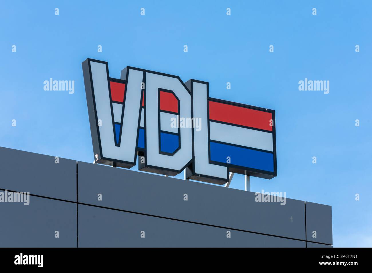 Signe logo VDL. Les sociétés VDL se répartissent en quatre divisions : sous-traitance, assemblage automobile, autobus et autocars et produits finis. Banque D'Images