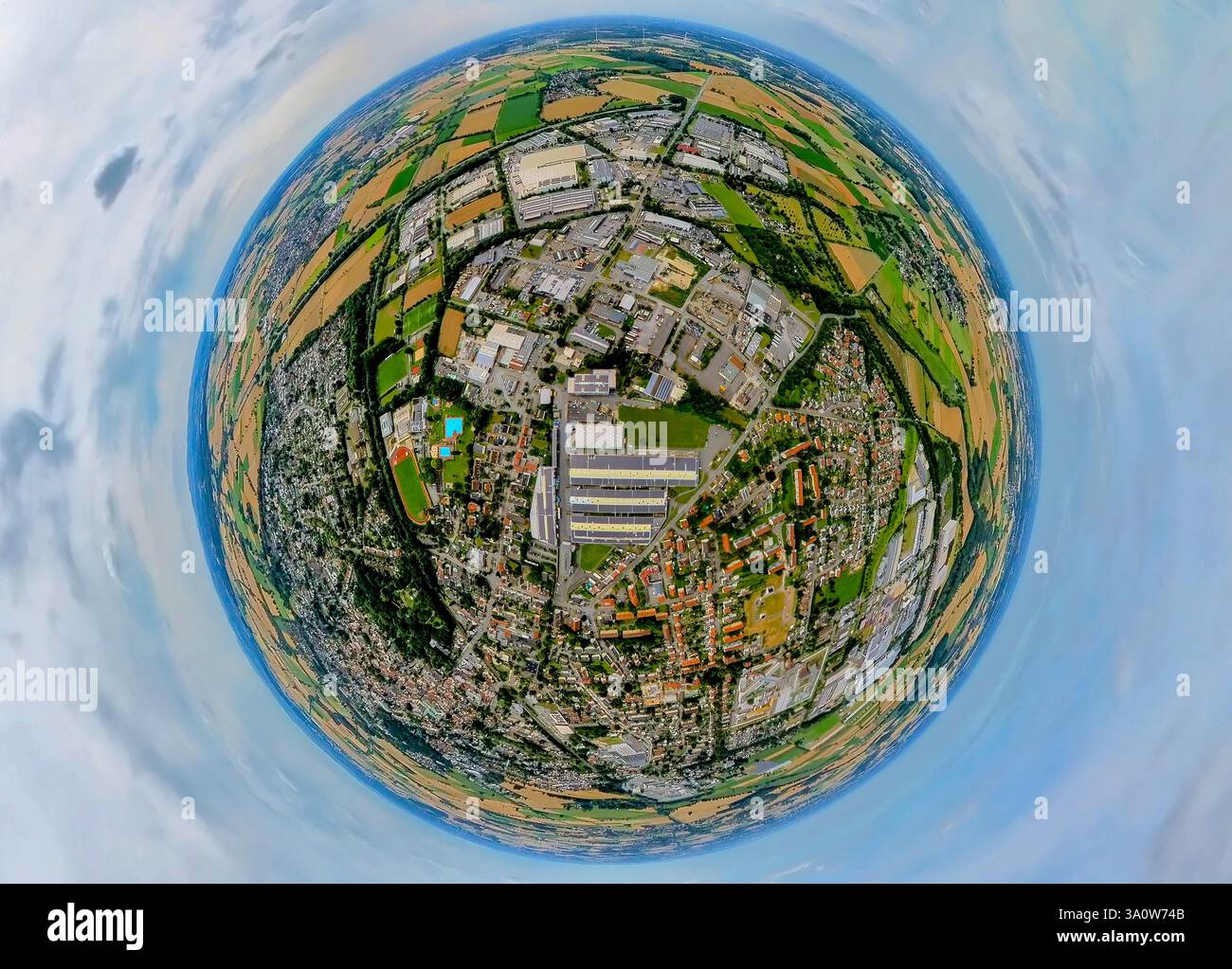 Vue aérienne, zone industrielle Hammer Straße avec Standard Metallwerke, globe terrestre, image fisheye, image à 360 degrés, monde minuscule, petite planète, fisheye Banque D'Images