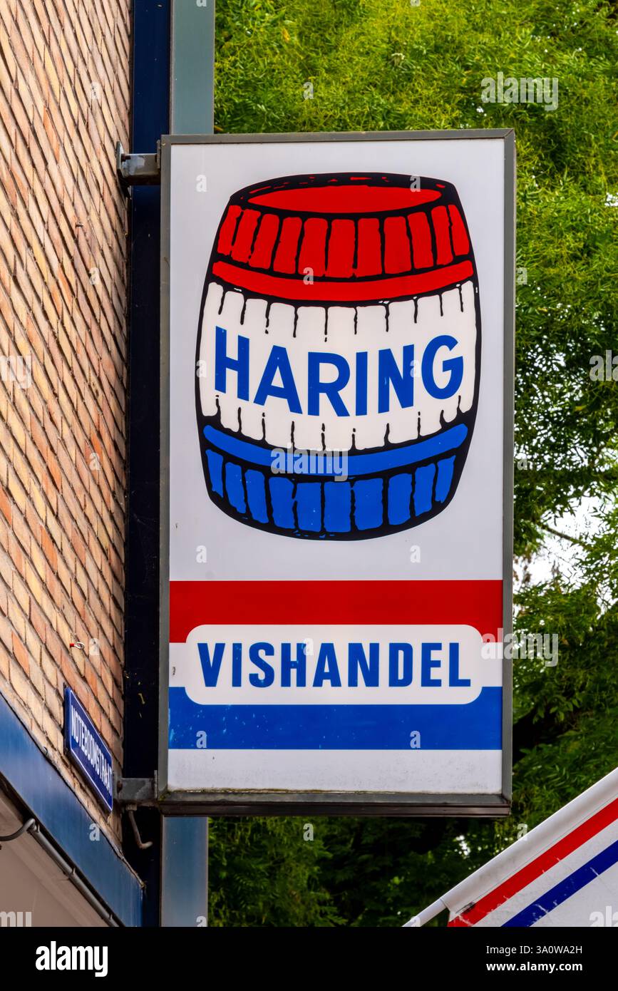 Meppel, pays-Bas, 6,9.2024- panneau sur la façade de l'Urker Vishandel à Meppel, pays-Bas Banque D'Images