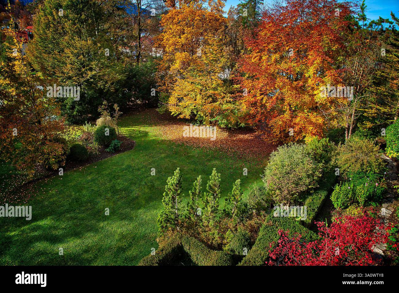 DE - BAVIÈRE : automne dans le jardin (Bad Tölz) Banque D'Images