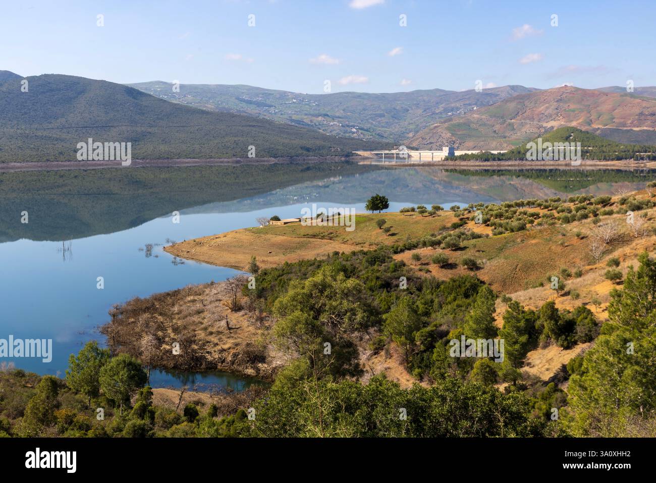 Le barrage de Martil au Maroc réglemente l'eau de Wadi Mohjerat pour fournir de l'eau potable à Tétouan et dans les zones voisines. Banque D'Images