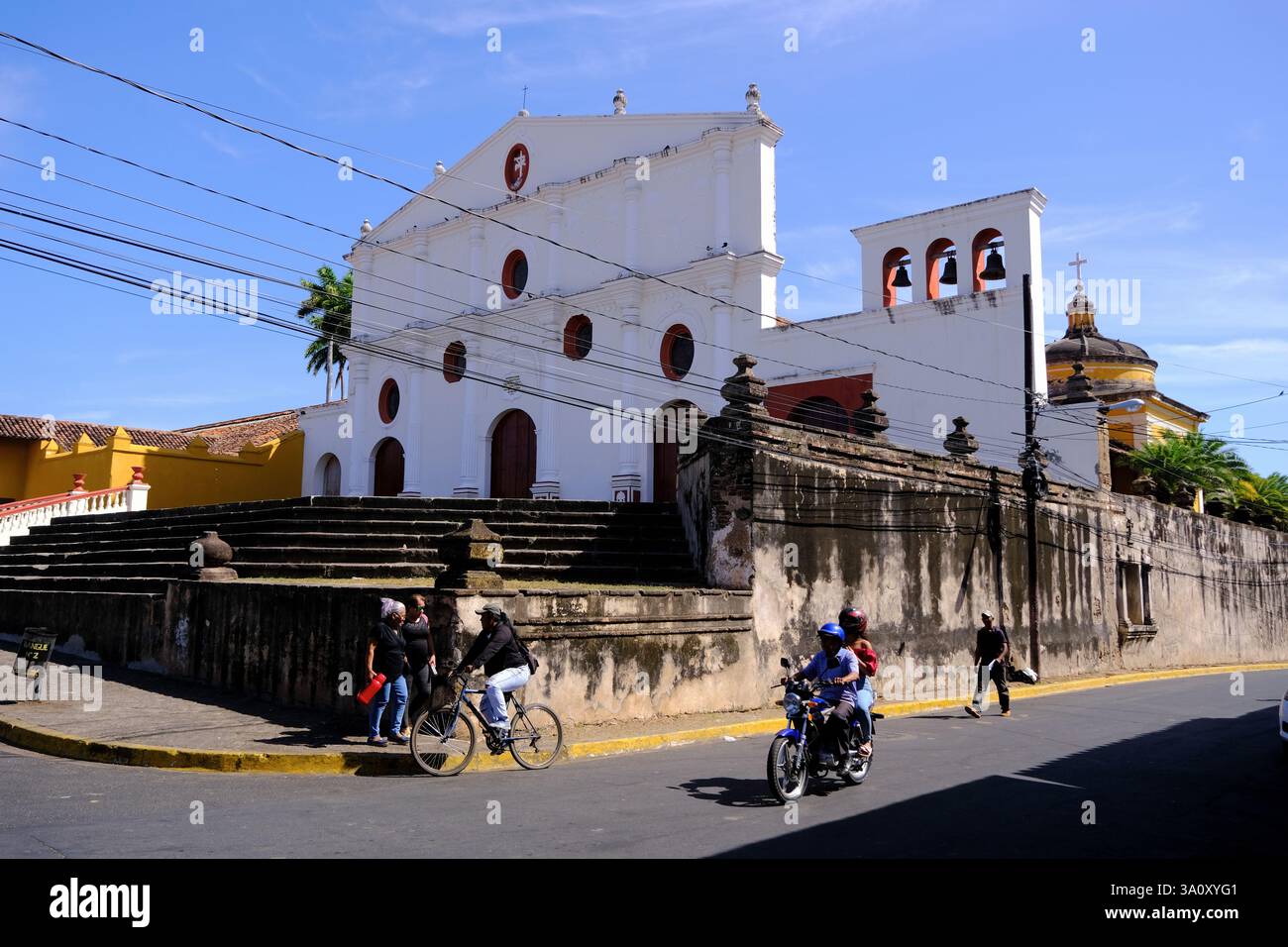 La vue extérieure du Centro Cultural Museo Convento San Francisco (San Francisco Convent Museum).Granada.Nicaragua Banque D'Images