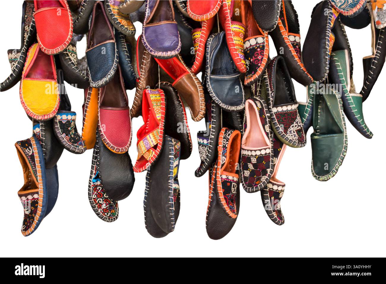 Chaussures traditionnelles turques en cuir, du nom de yéménite. Chaussures en cuir artisanal colorées en Turquie. Banque D'Images