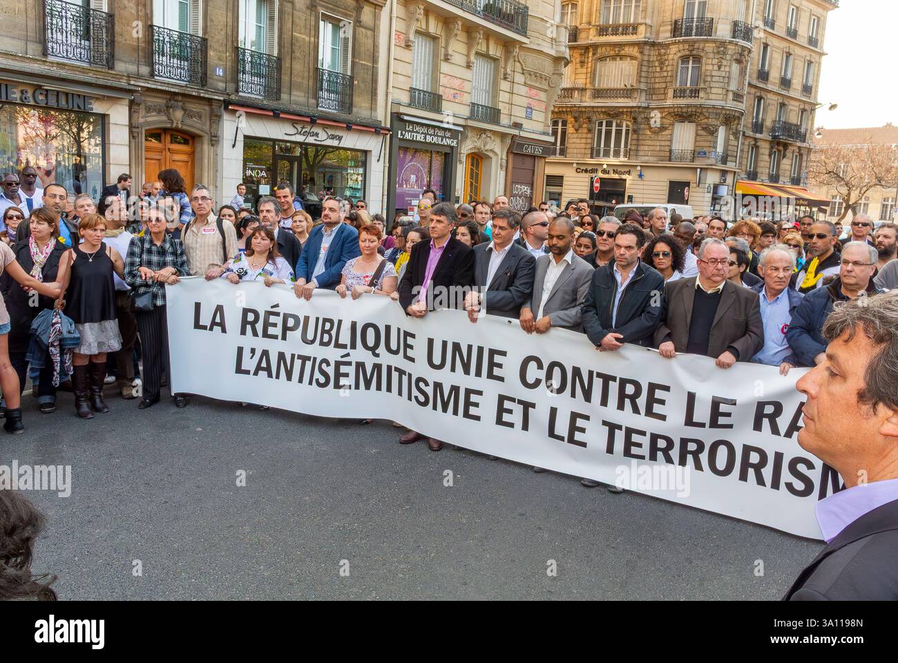 Paris, France, Paris, France, Grande foule, manifestation, protestation contre l'antisémitisme, Rue, SOS racisme, Dominique Sopo, Président, Banque D'Images