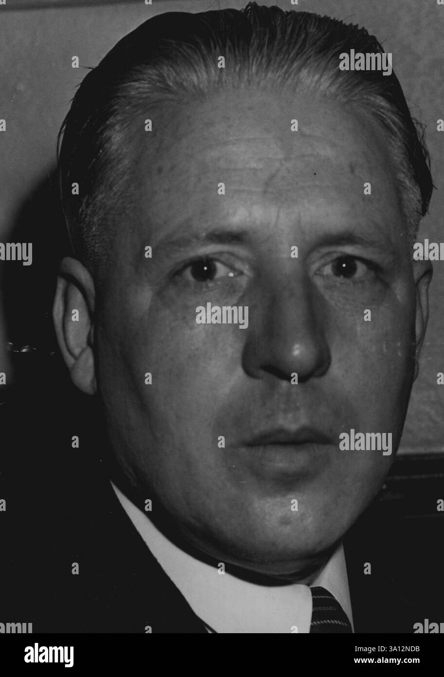 Mari (et entraîneur) de la championne olympique néerlandaise, Fanny Blankers-Koen, maintenant en Australie. Jan Blankers, ancien champion néerlandais et britannique de hop-step-and-jump, est l'entraîneur officiel de l'Union athlétique royale néerlandaise. 16 janvier 1949. Banque D'Images