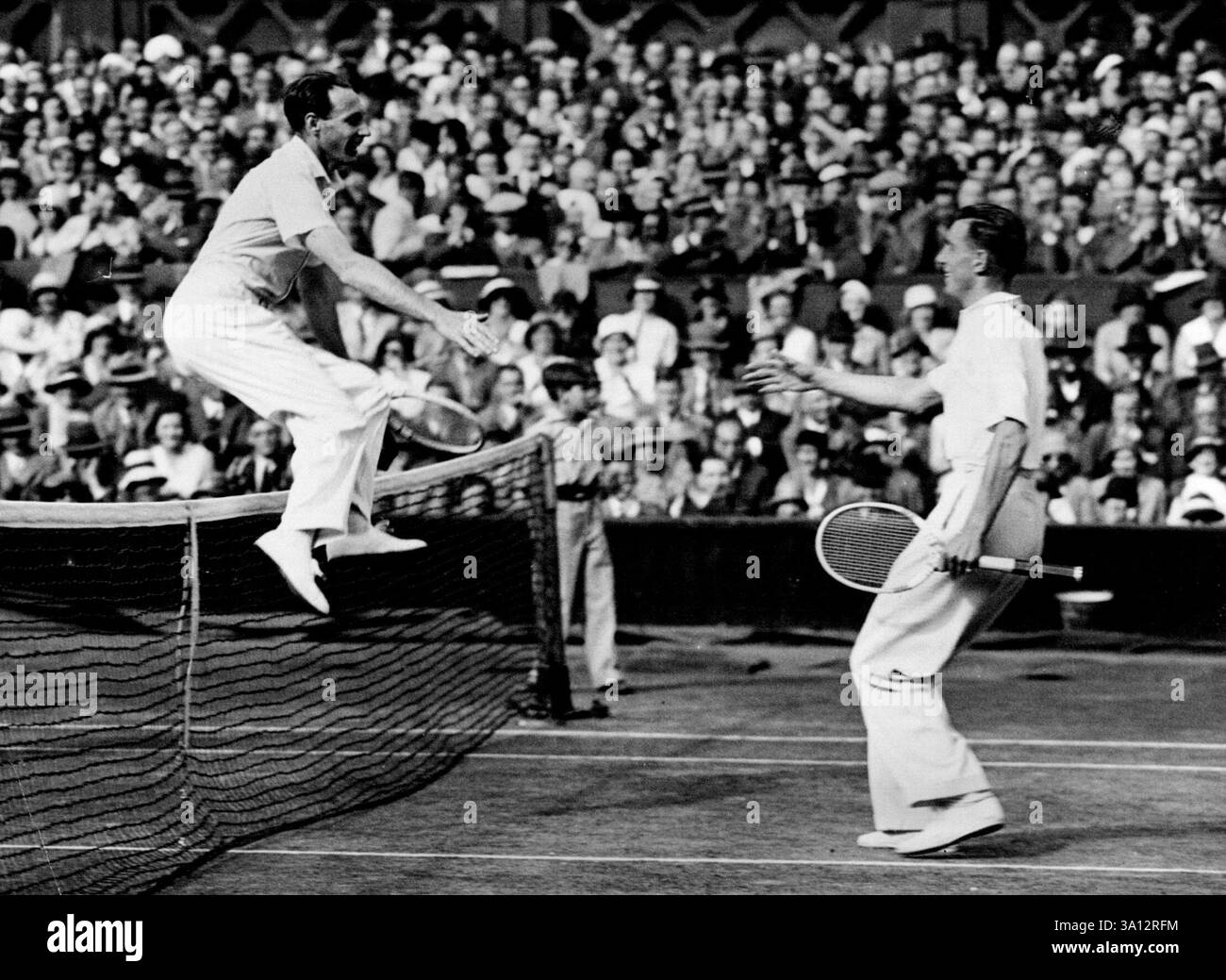 Montre-horloge De Voyage Waltham Gravée - Jean Borotra - 4 Mousquetaires - Tennis 1934