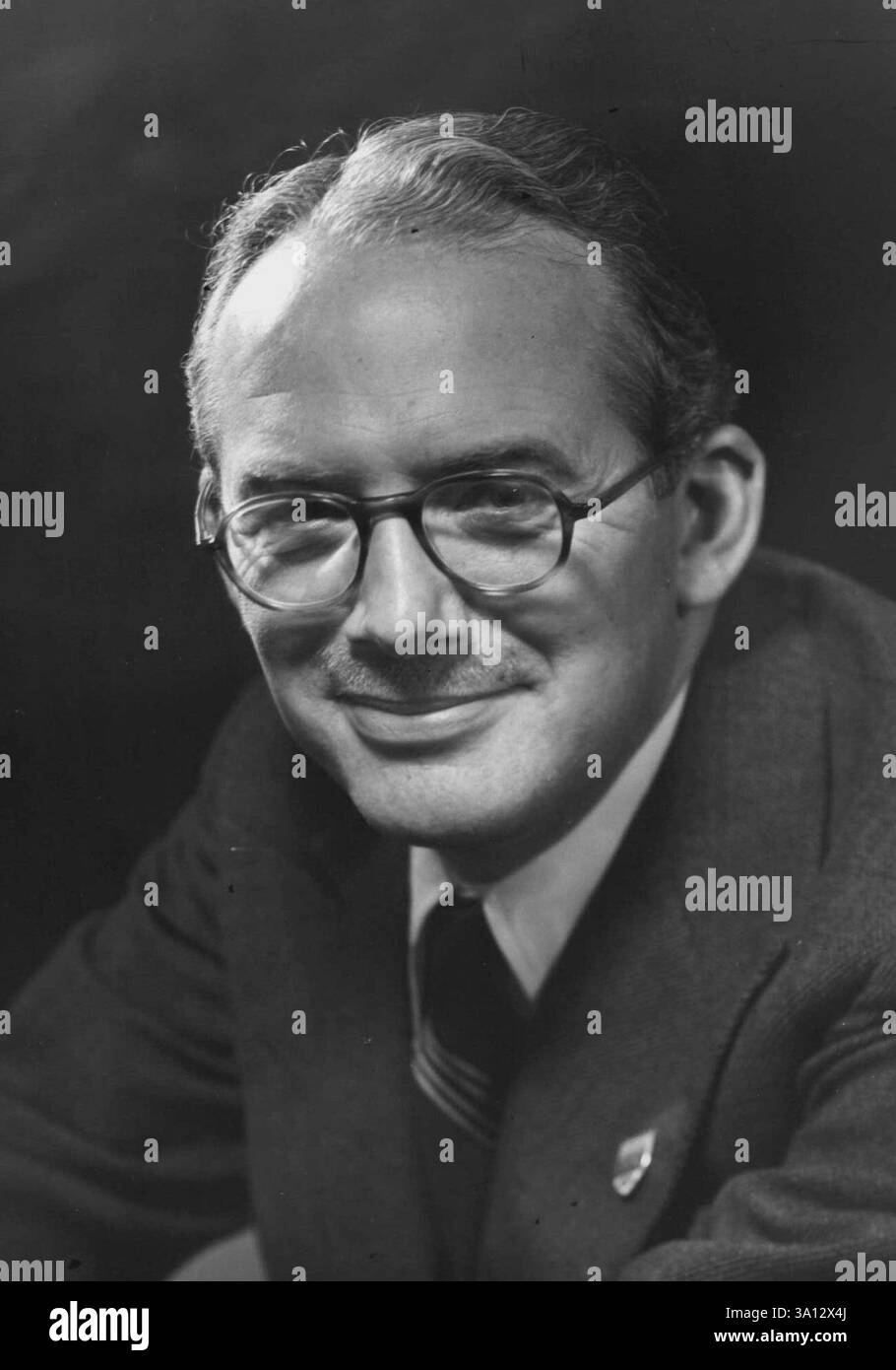 Leaders de l'industrie automobile britannique : David Brown Président et Directeur général de David Brown Corporation et de ses différentes sociétés associées ; également à la tête des sociétés Aston Martin et Lagonda. 09 janvier 1954. (Photo de John Stephens, Camera Press). Banque D'Images