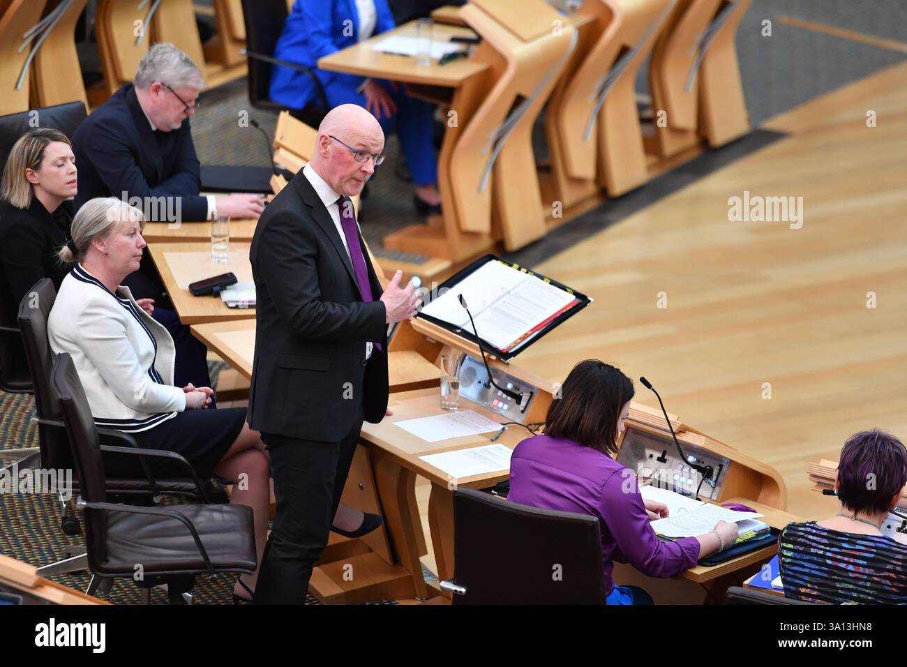 Édimbourg, Écosse, Royaume-Uni. 6 mars 2025. PHOTO : John Swinney MSP, premier ministre d'Écosse et chef du Parti national écossais (SNP). Session hebdomadaire des questions des premiers ministres (FMQ) à Holyrood au Parlement écossais. Crédit : Colin d Fisher crédit : Colin Fisher/Alamy Live News Banque D'Images