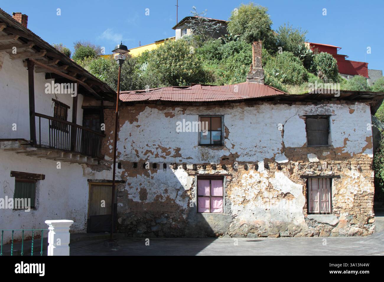 La façade d'une vieille maison au Mexique. Banque D'Images