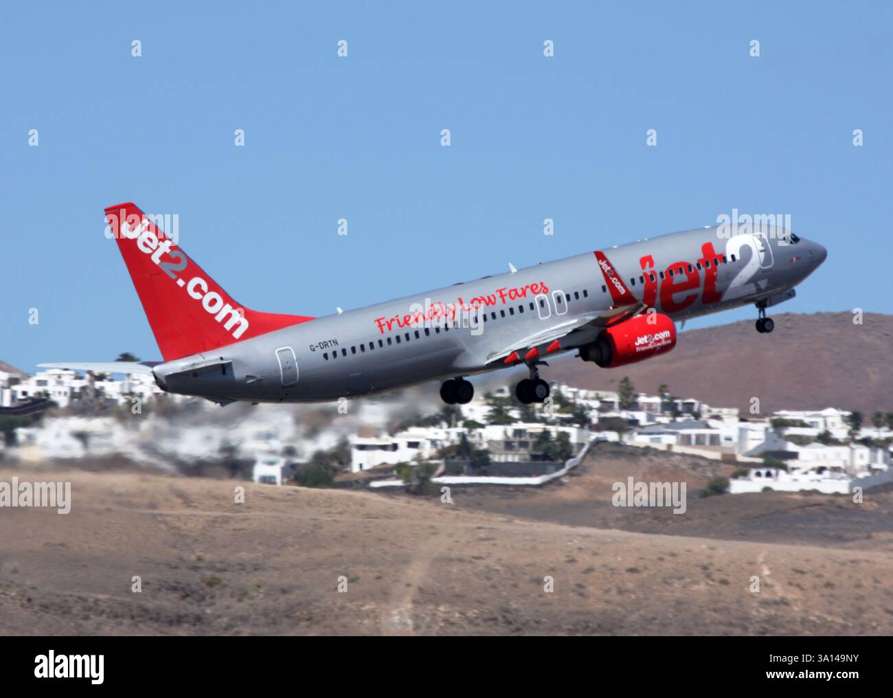 Un Boeing 737-800 de Jet2 à l'aéroport d'Arrecife Lanzarote Banque D'Images