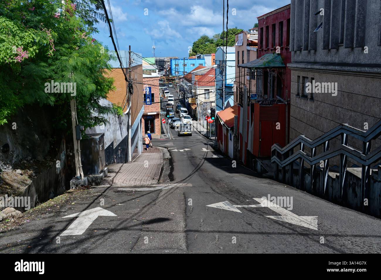 Grenade -Caraïbes - - Une rue de St George montrant une sélection de bâtiments. Banque D'Images
