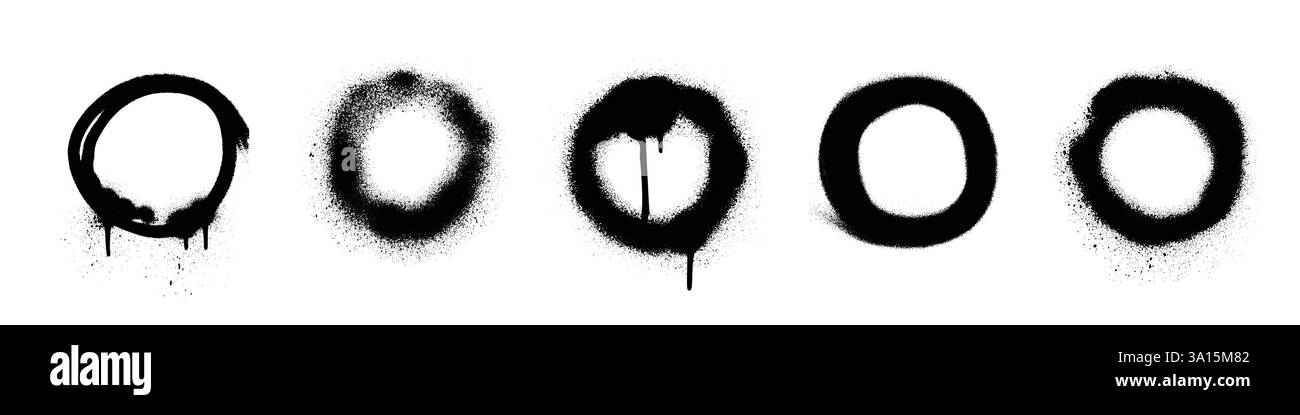 Pulvériser des cercles de peinture isolés sur fond blanc. Illustration réaliste vectorielle de signes noirs ronds avec des éclaboussures d'encre, des éléments grungy Street art, cadre circulaire, graffiti en détresse sur le mur Illustration de Vecteur