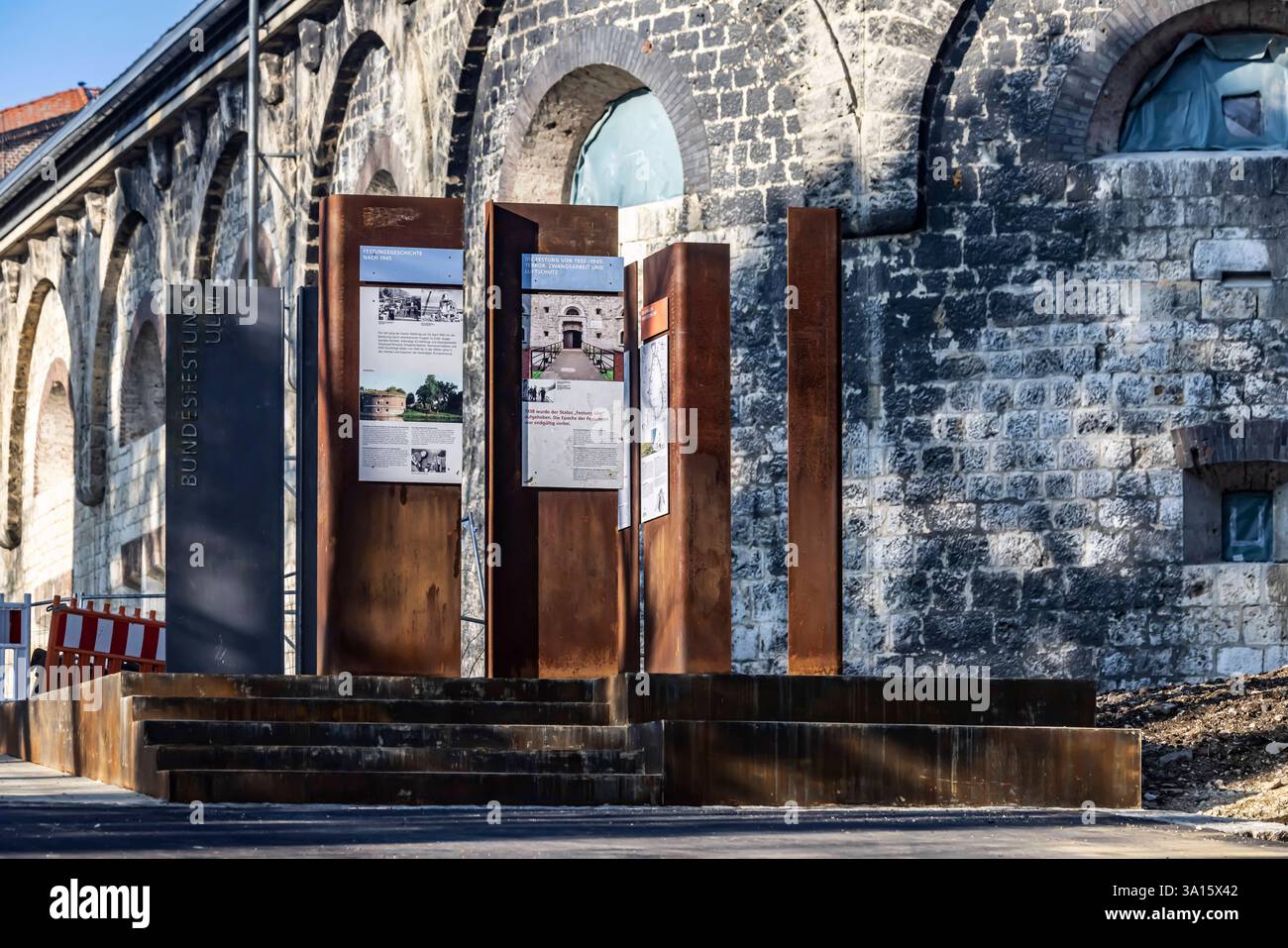 Bundesfestung Ulm. IM 19. Jahrhunderts War sie die größte millitärische Befestigungsanlage en Europe. Wilhelmsburg. // 08.02.2024 : Ulm, Bade-Württemberg, Allemagne. *** Forteresse fédérale Ulm au XIXe siècle, c'était la plus grande fortification militaire d'Europe Wilhelmsburg 08 02 2024 Ulm, Bade Württemberg, Allemagne Banque D'Images