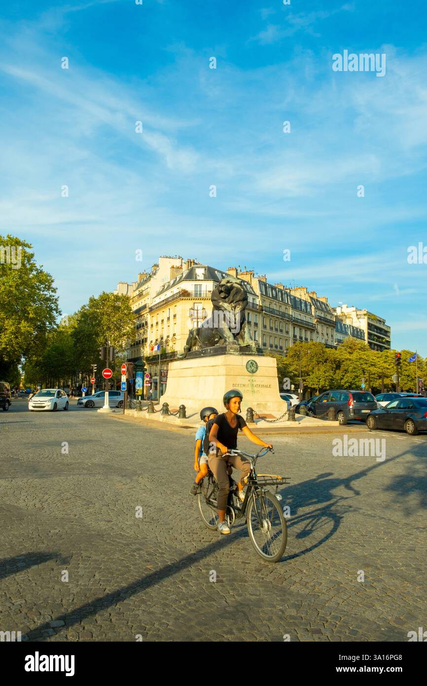France, Paris, place Denfert Rochereau, le lion Banque D'Images