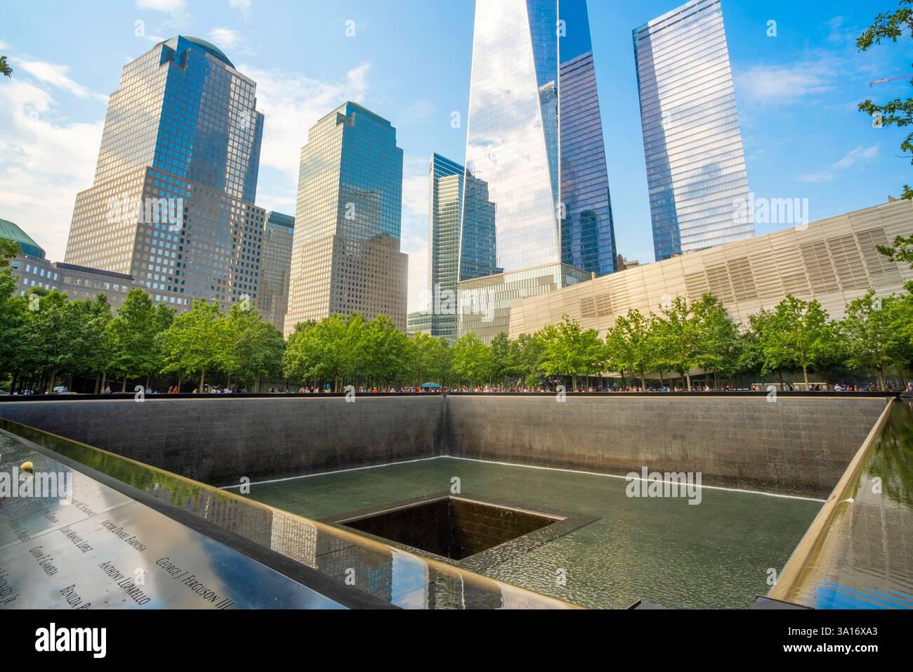 États-Unis, État de New York, New York City, Manhattan, quartier financier avec One World Tower de Ground Zero Banque D'Images