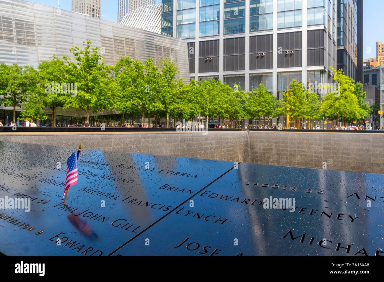 États-Unis, État de New York, New York City, Manhattan, quartier financier, Memorial Pool pour les victimes des attentats du 11 septembre 2001 contre les tours du World Trade Center, Ground Zero, reflétant l'absence Banque D'Images