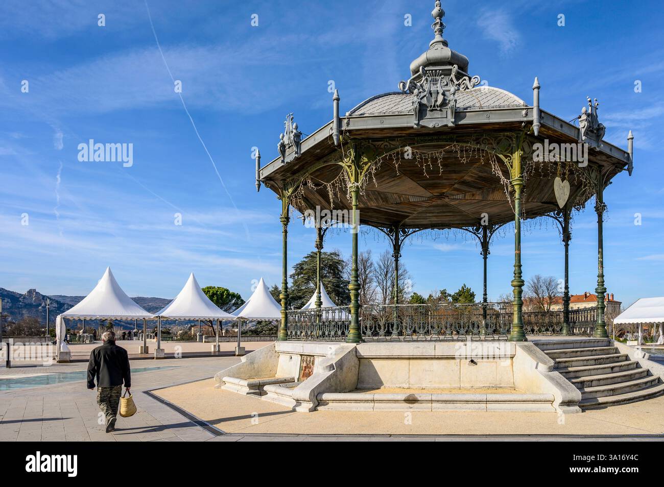 France, Auvergne Rhône alpes, département de la Drôme, Valence, kiosque Peynet sur la place championnet Banque D'Images