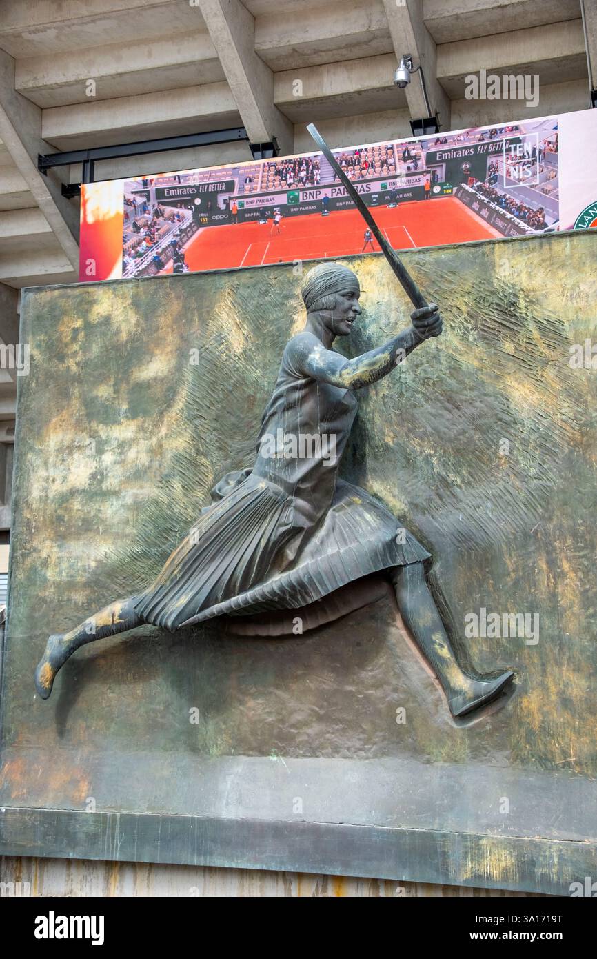 France, Paris, stade Roland Garros, statue de Suzanne Lenglen Banque D'Images