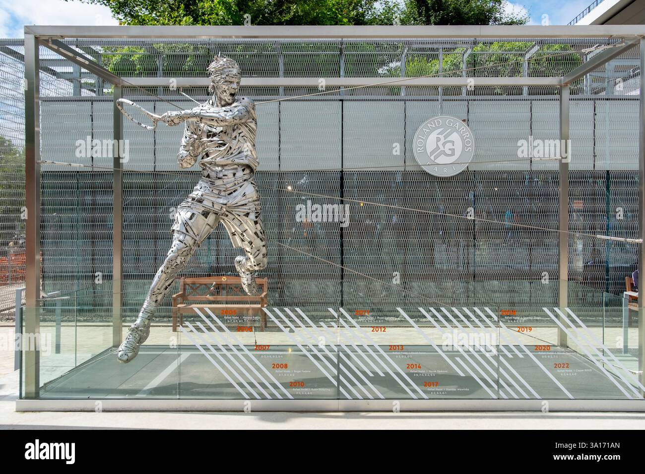 France, Paris, stade Roland Garros, statue de Raphaël Nadal Banque D'Images