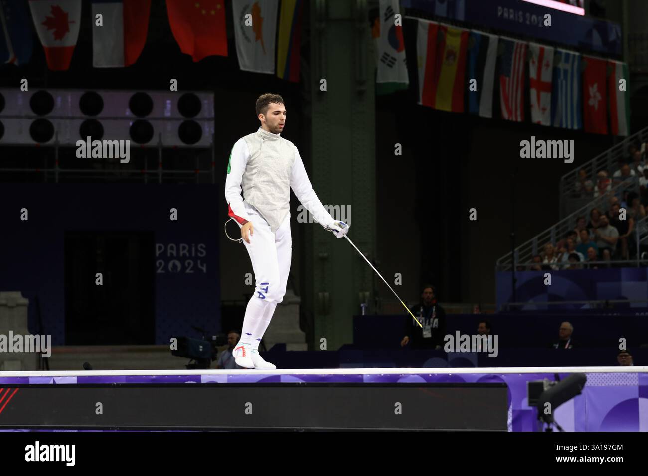 29 juillet 2024 - Paris, France : Filippo Macchi, de l'Italie, en demi-finale individuelle d'escrime à feuilles masculines, le jour 3 des Jeux Olympiques de Paris 2024 (photo par Banque D'Images