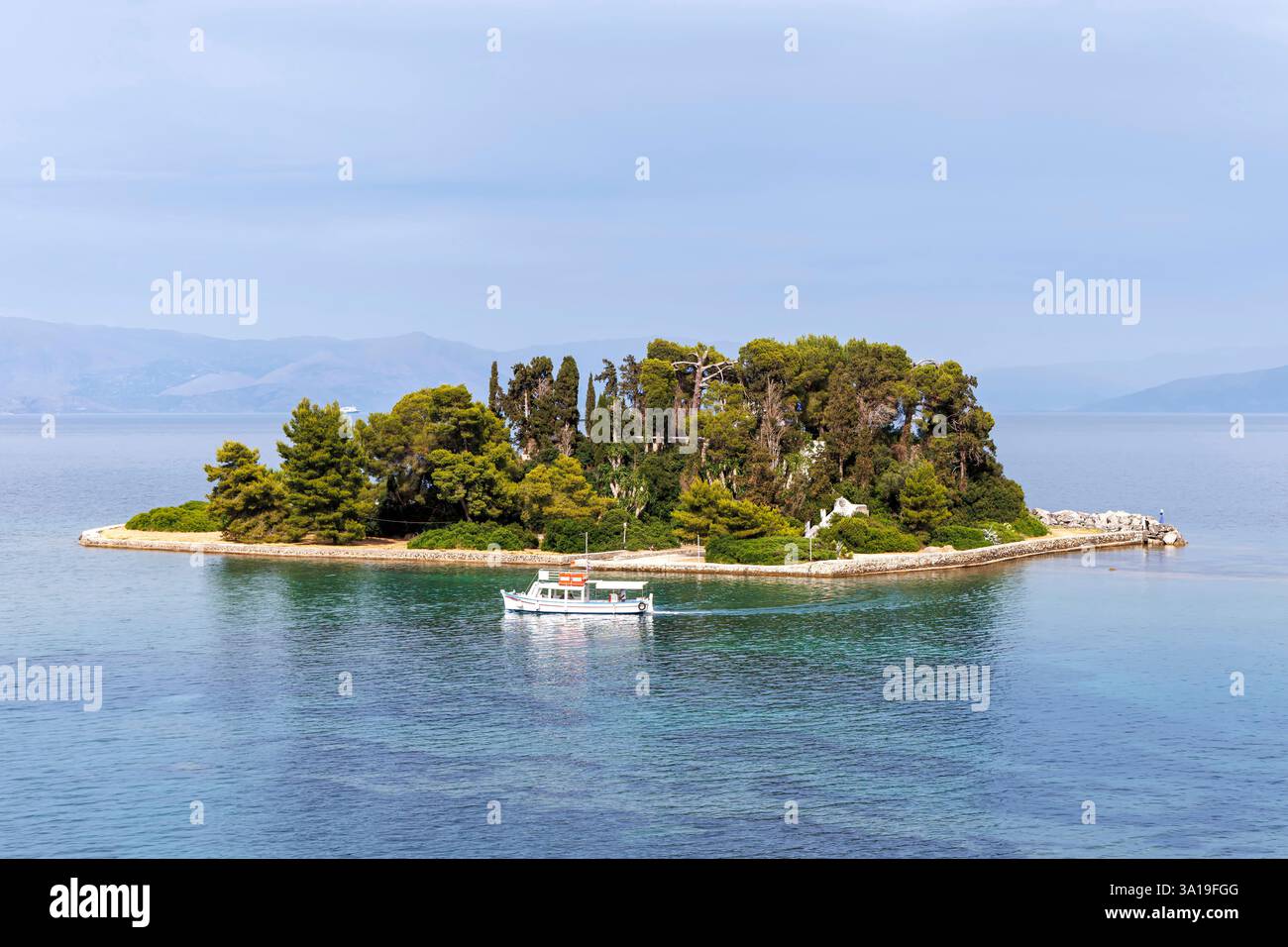 Corfou, Grèce, île de la souris dans la mer sur l'île de Corfou, Grèce. Banque D'Images