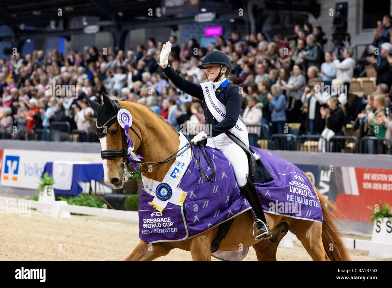 Cavalière de dressage Nanna Skodborg Merrald (DEN) avec son cheval Blue hors Zepter au FEI dressage World CupTM Grand Prix Freestyle, présenté par VR Bank zwischen den Meeren, No. 4 CDI-W FEI Grand Prix Freestyle avec classe de dressage S**** international Banque D'Images