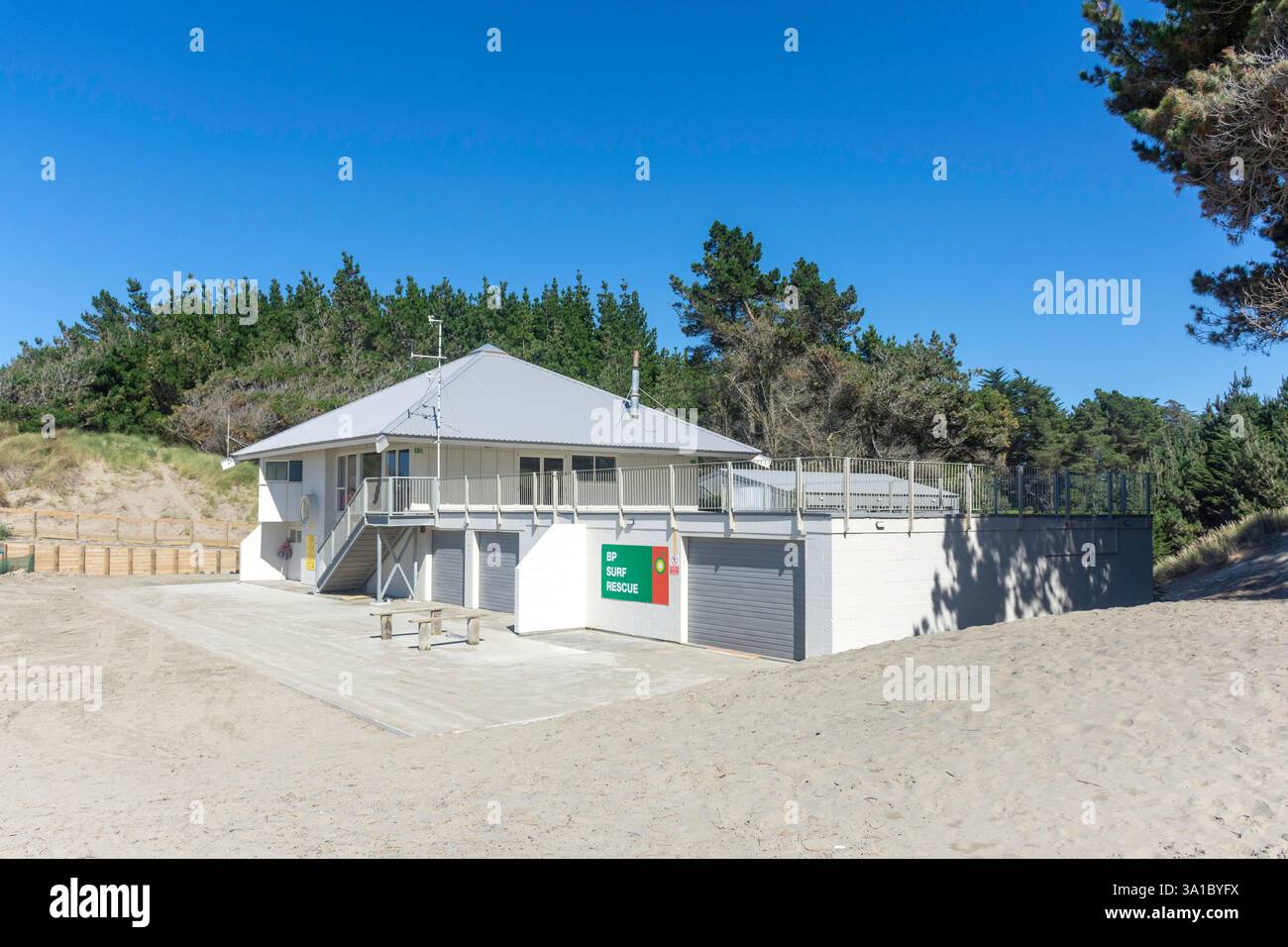 Waikuku Beach Surf Lifesaving Club, Bridge Street, Waikuku Beach, Waikuku, Canterbury Region, île du Sud, Nouvelle-Zélande Banque D'Images