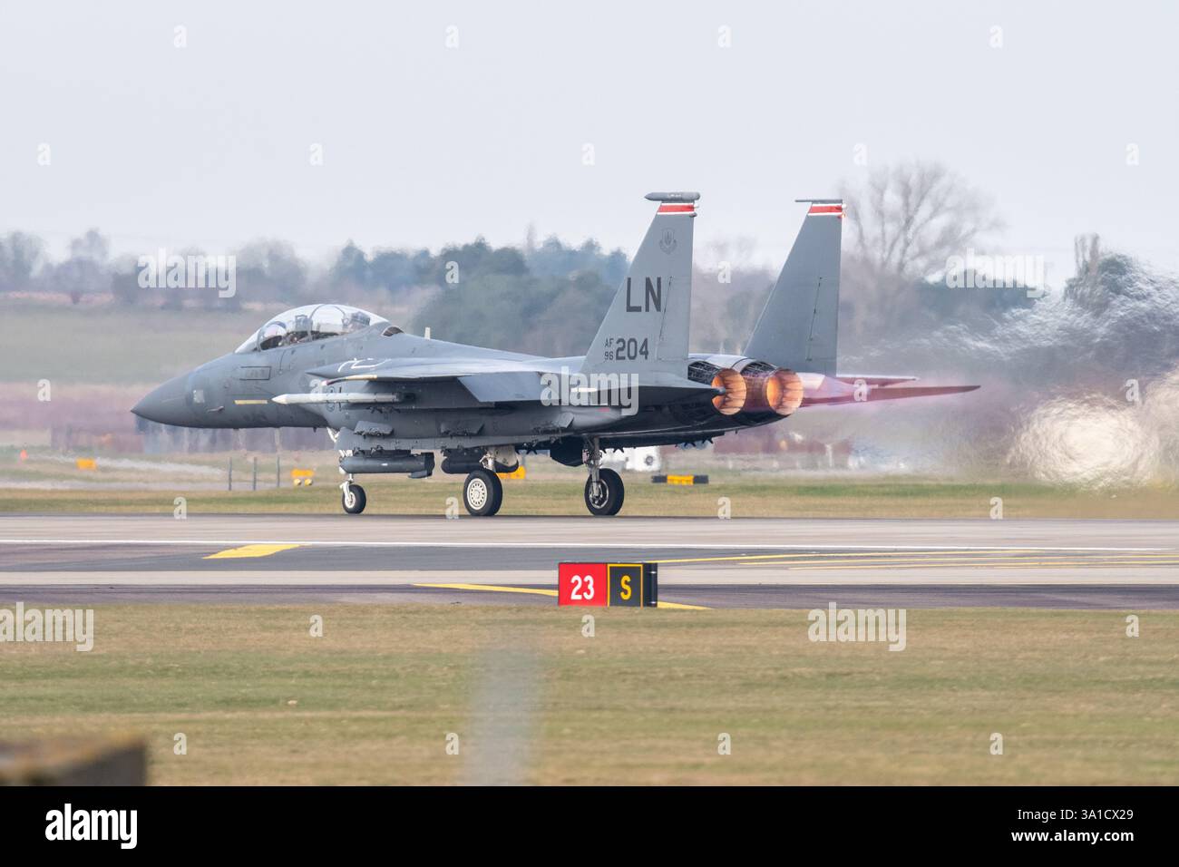 96-0204 - USAF McDonnell Douglas F-15 Eagle quitte RAF Lakenheath, Suffolk avec réchauffage / postcombustion Banque D'Images