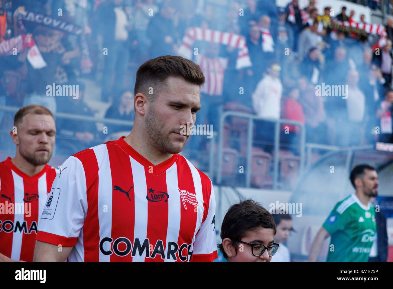 CRACOVIE, POLOGNE, 8 mars 2025, Un match de football dans le PKO BP Ekstraklasa premier rang entre CRACOVIE ET RADOMIAK RADOM, OP : BENJAMIN KALLMAN crédit : Piotr Front/Alamy Live News Banque D'Images