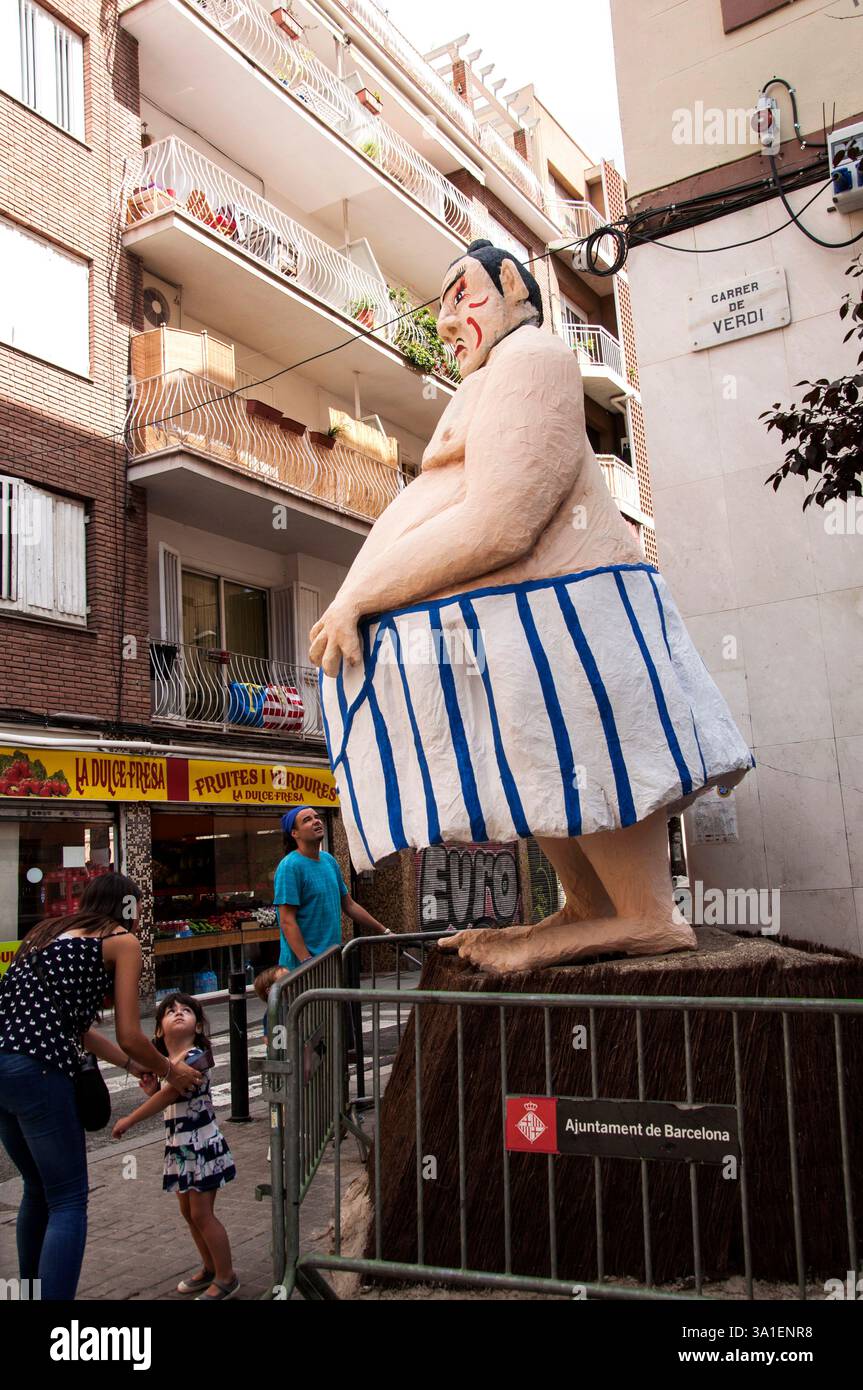 Big Sumo Wrestler, Japon culture inspiration in Gracia Summer Festival, Fiestas de Gracia, 2015, Barcelone, Espagne Banque D'Images Big Sumo Wrestler, Japon culture inspiration in Gracia Summer Festival, Fiestas de Gracia, 2015, Barcelone, Espagne Banque D'Images