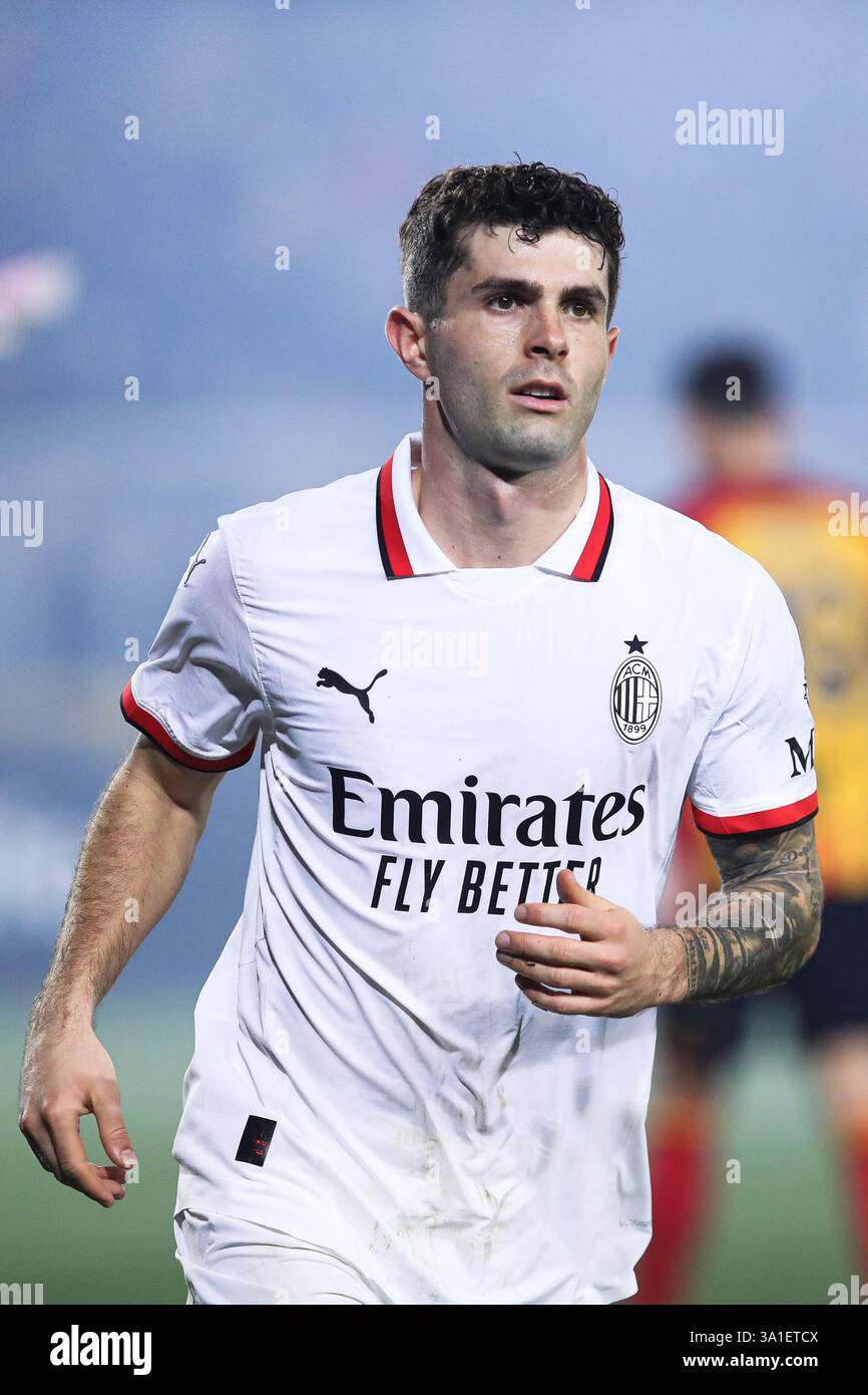 Lecce, Italie. 08 mars 2025. Christian Pulisic de l'AC Milan dans le match entre l'US Lecce et l'AC Milan au stade Ettore Giardiniero - via del Mare à Lecce (Italie), le 8 mars 2025. Crédit : Insidefoto/Alamy Live News Banque D'Images