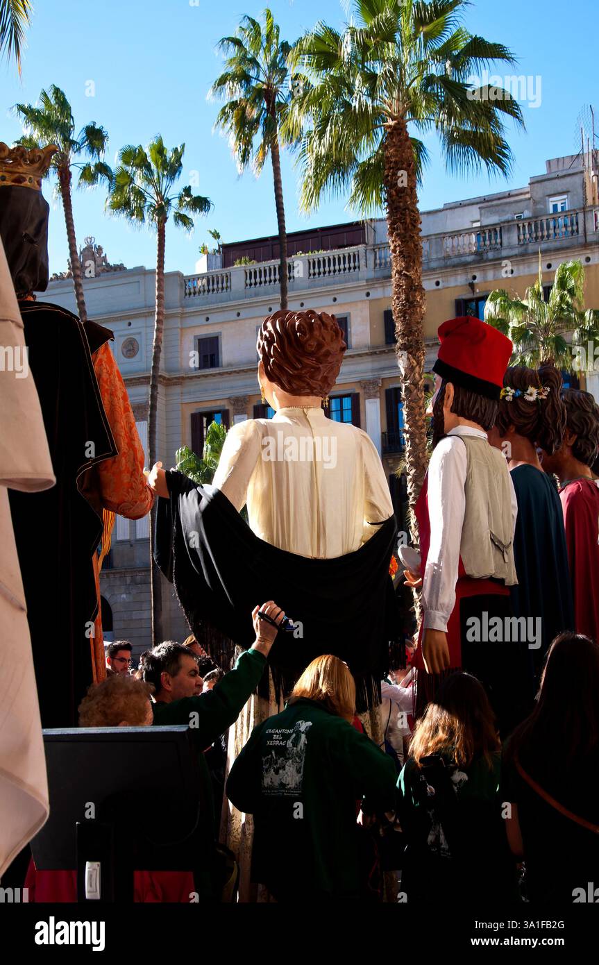 Fiesta de Santa Eulalia, fête typique du 12 février avec des géants et des figures à grosse tête, Barcelone, Ciutat Vella, Espagne Banque D'Images
